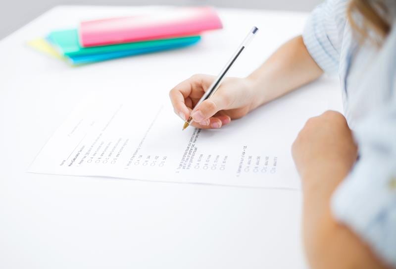 أنواع اختبارات إجادة اللغة الإنجليزية والفرق بينها