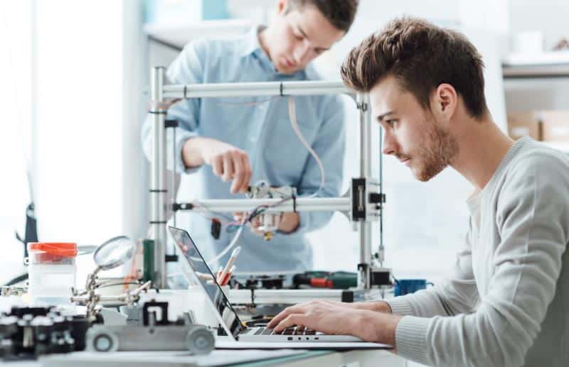 دراسة تخصصات الهندسة في جامعة كوفنتري