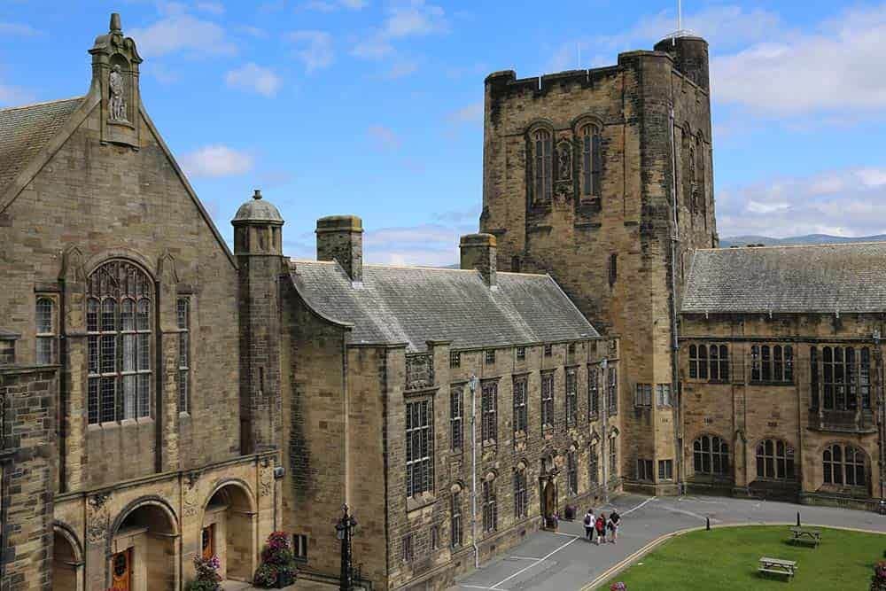كل ما تريد معرفته عن جامعة بانجور Bangor university