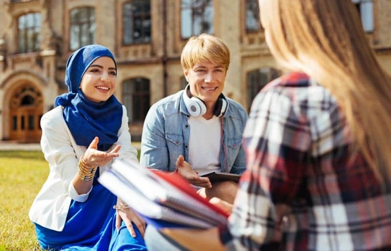 ماذا تعرف عن برنامج النخبة للابتعاث الخارجي؟