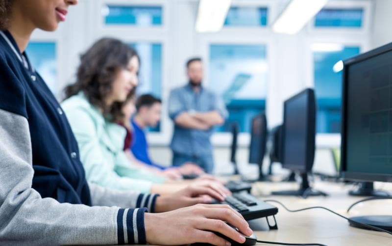 أفضل 5 مواقع للتحضير لاختبار التوفل