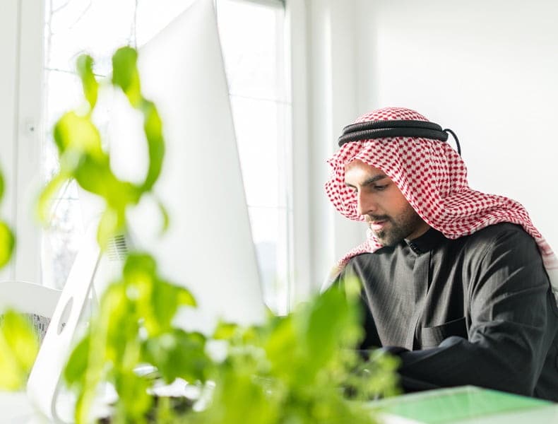 يوستدي للدراسة في الخارج