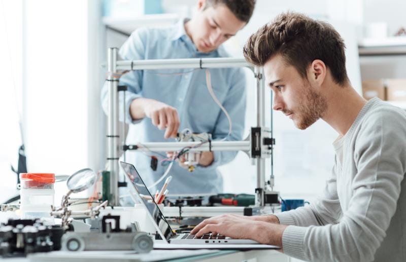 دراسة تخصصات الهندسة في جامعة كوفنتري