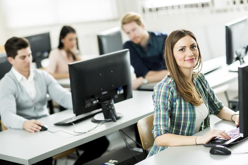تعرف أكثر عن دراسة علوم الحاسوب في جامعات أمريكا