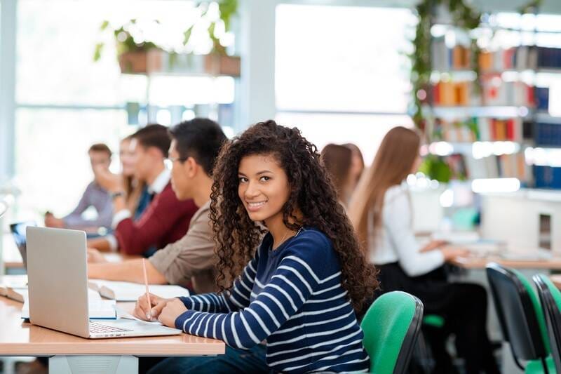 ما هي شهادة التيسول TESOl؟ - دليل الدراسة في الخارج