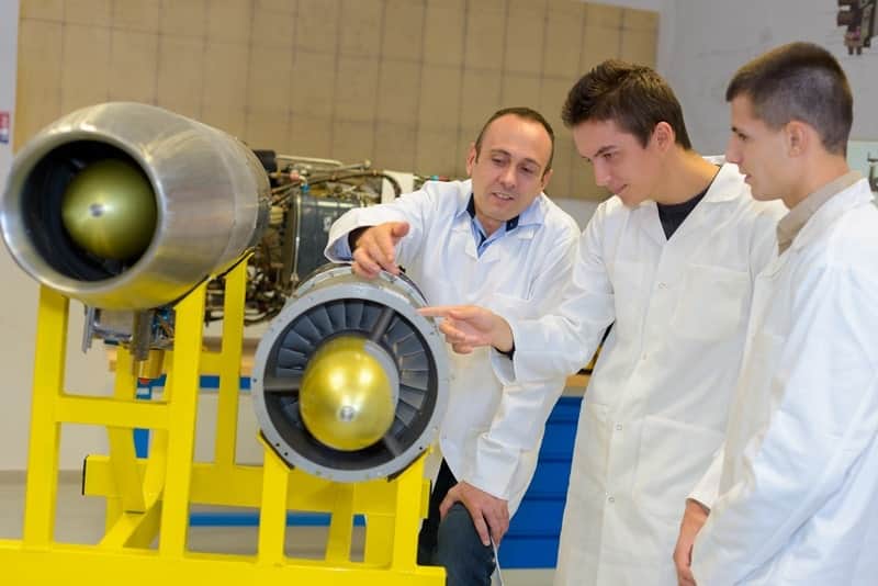 معلومات هامة عن تخصص هندسة الطيران - دليل الدراسة في الخارج