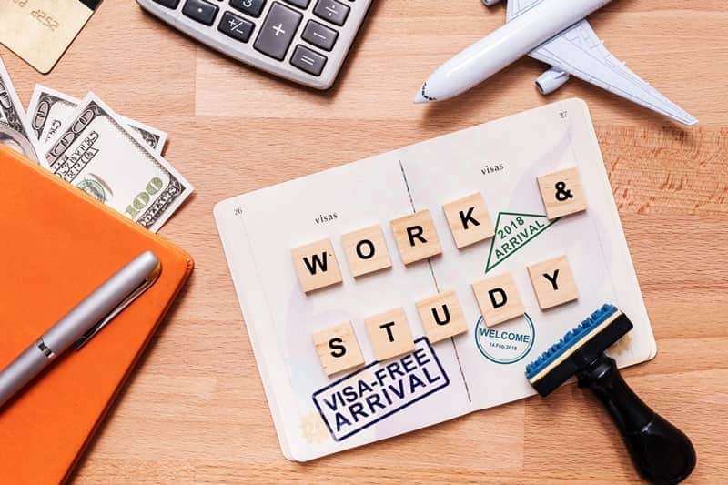 معلومات حول العمل في بريطانيا أثناء الدراسة