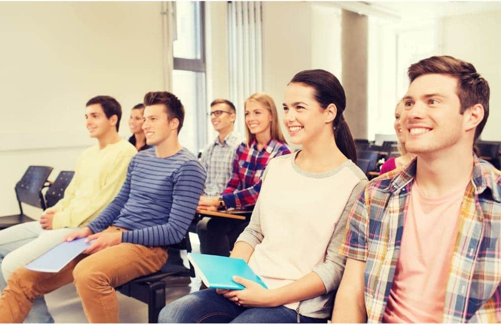 تكاليف وطرق دراسة تخصص إدارة المبيعات