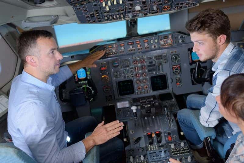 دراسة هندسة الطيران في المملكة المتحدة