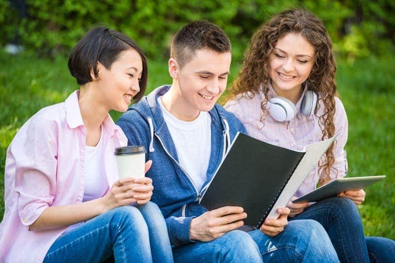 السياحة في بريطانيا في موسم الصيف وتعلم اللغة الانجليزية