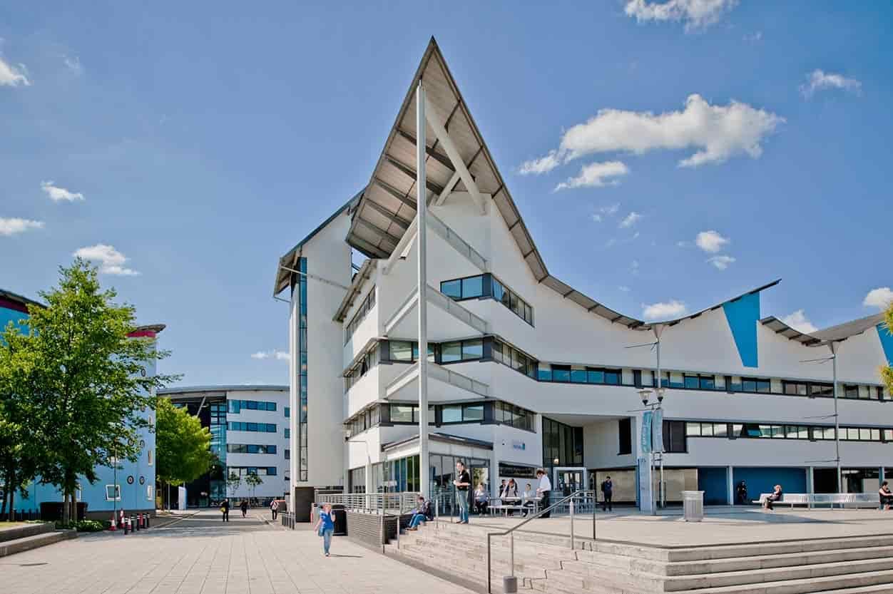 جامعة إيست لندن University of East London