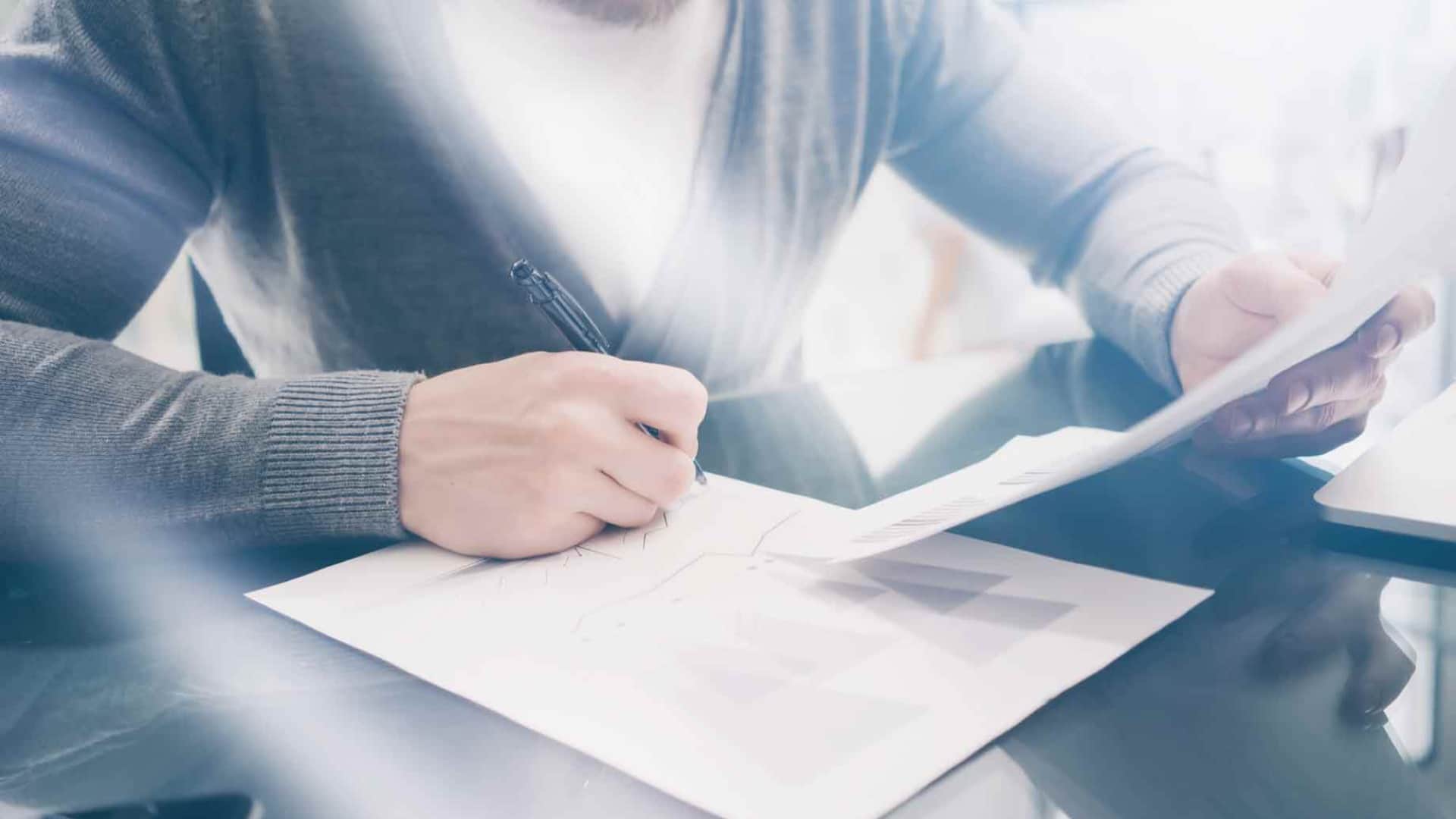 ما هو تخصص ضبط الجودة واهميته؟ - دليل الدراسة في الخارج